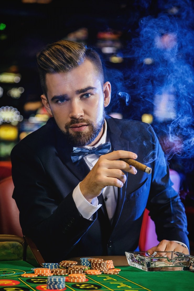 alltoto live casino table with croupier dealing cards to players
